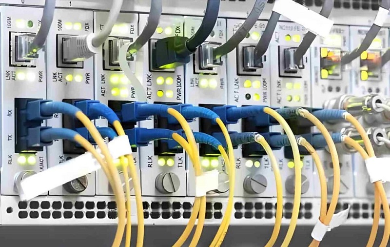 دانلود کتاب آموزشی طراحی سیستمهای فیبر نوری برای شبکههای مخابراتی و ارتباطی جلد اول